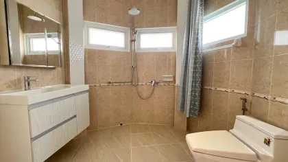 Unique 5-Bedroom Pool Villa at Kathu Golf Course for Rent