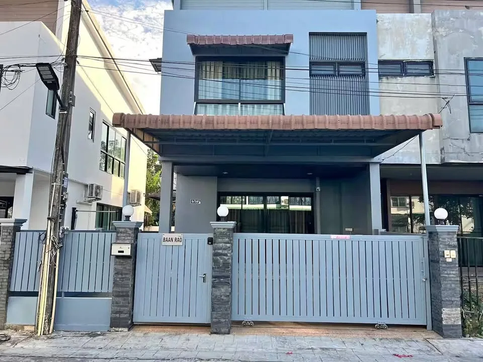Geräumiges 2-stöckiges Stadthaus in Kathu, Phuket zu vermieten