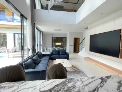 Luxus 5-Schlafzimmer-Villa zur Miete in Mouana Grande Kokaeo