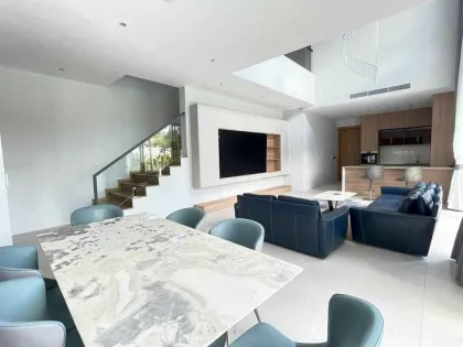 Luxus 5-Schlafzimmer-Villa zur Miete in Mouana Grande Kokaeo