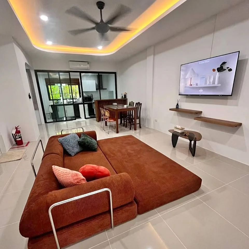 3 Beds 3 Baths Townhouse in Kathu with Flexible Lease