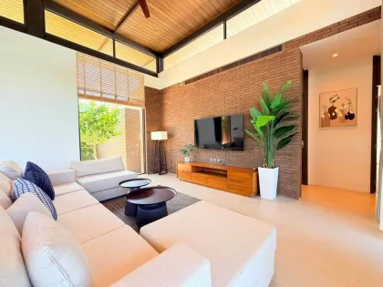 Luxuriöse moderne 3-Zimmer-Poolvilla in Laguna