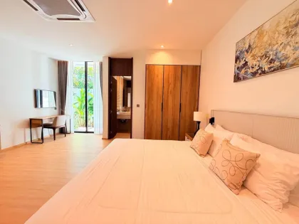 Luxuriöse moderne 3-Zimmer-Poolvilla in Laguna
