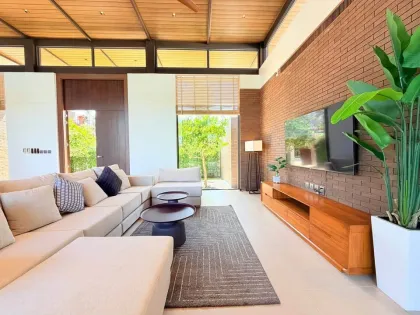 Luxuriöse moderne 3-Zimmer-Poolvilla in Laguna