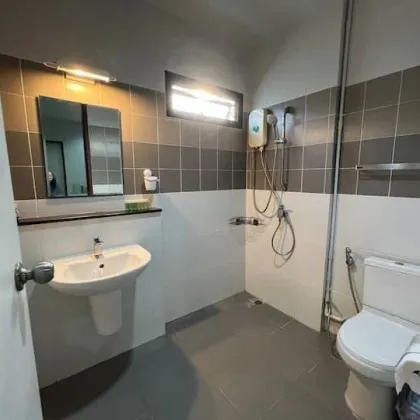 2-Zimmer-Reihenhaus mit flexiblen Mietoptionen in Kathu
