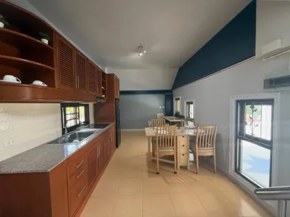 4-Zimmer-Haus mit Gästehaus zur Miete in Maneekram Village, Chalong