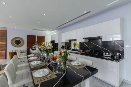Luxus-Poolvilla mit Meerblick zur Miete – Bang Tao / Surin
