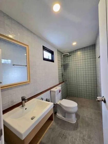 3-Zimmer-Haus mit 2 Bädern zur Miete in der Nähe von Robinson Lifestyle Chalong