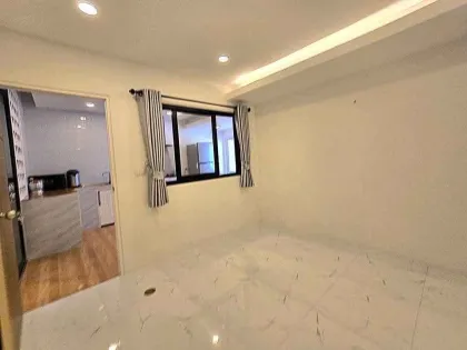 3-Zimmer-Haus mit 2 Bädern zur Miete in der Nähe von Robinson Lifestyle Chalong