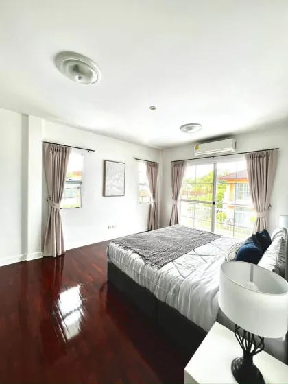 Privat-Villa mit Pool zur Miete im Land & Houses Park, Chalong