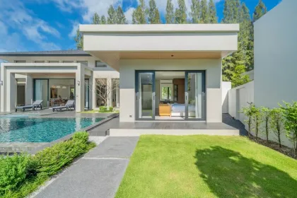 Luxus-Poolvilla zur Miete in Bang Tao, Phuket mit Bergblick