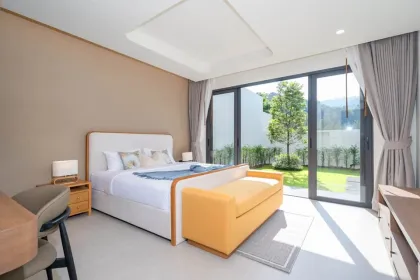 Luxus-Poolvilla zur Miete in Bang Tao, Phuket mit Bergblick