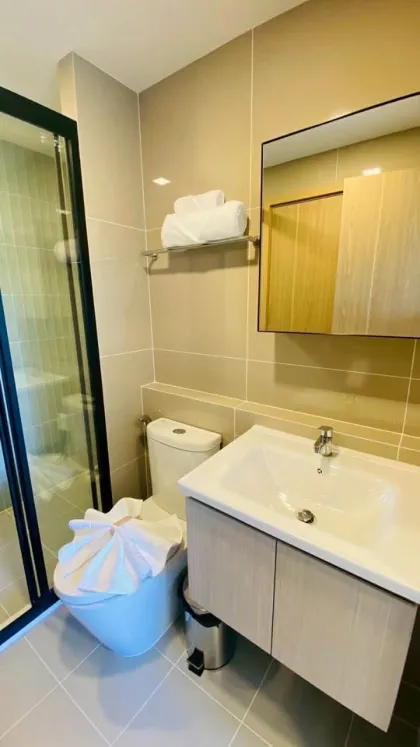Stilvolle 2-Zimmer-Wohnung im The Base Bukit Phuket