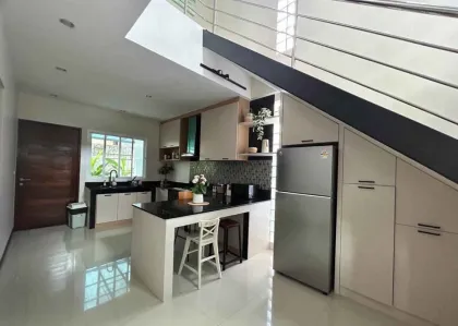วิลล่าสระว่ายน้ำ 4 ห้องนอนให้เช่าในเชิงทะเล, ถลาง