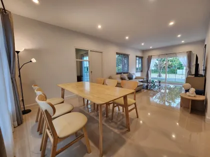 Luxuriöse 3-Zimmer-Familienvilla in Anasiri, Pa Klok zu vermieten