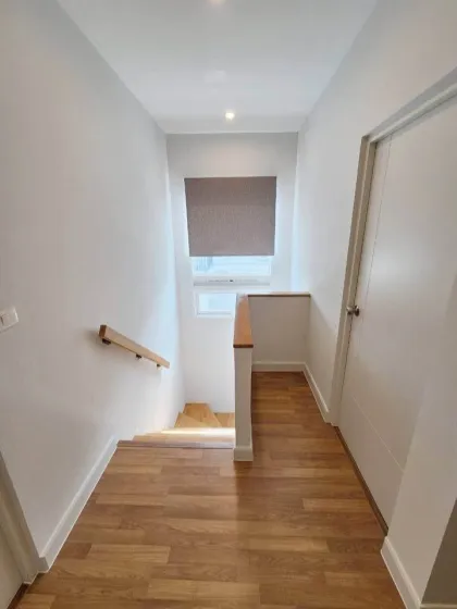 Luxuriöse 3-Zimmer-Familienvilla in Anasiri, Pa Klok zu vermieten