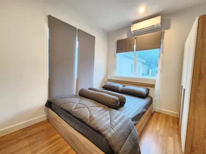 Luxuriöse 3-Zimmer-Familienvilla in Anasiri, Pa Klok zu vermieten