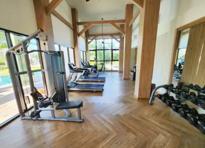 Luxuriöse 3-Zimmer-Familienvilla in Anasiri, Pa Klok zu vermieten
