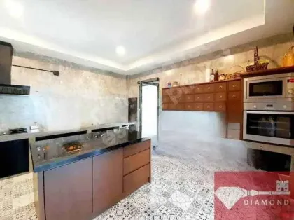 Villa de 5 Chambres avec Piscine et Vue Mer à Louer à Koh Kaew