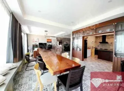 Villa de 5 Chambres avec Piscine et Vue Mer à Louer à Koh Kaew