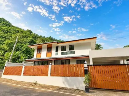 Geräumiges 3-Schlafzimmer Strandhaus zur Miete nahe Surin Beach