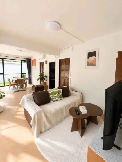 Geräumiges 3-Schlafzimmer Strandhaus zur Miete nahe Surin Beach