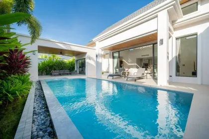 Moderne Luxus-Villa mit 3 Schlafzimmern und Pool in Bang Tao, Phuket