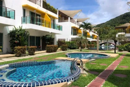 Moderno adosado de 3 habitaciones en alquiler en Kamala, Phuket