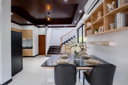 Villa independiente de 3 habitaciones con piscina privada en Thalang