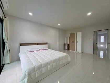 Maison en rangée 2 chambres, 2 salles de bain à louer à Kathu, Phuket