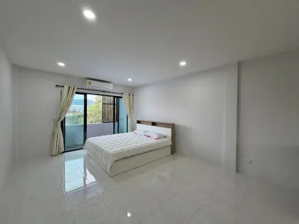 Maison en rangée 2 chambres, 2 salles de bain à louer à Kathu, Phuket