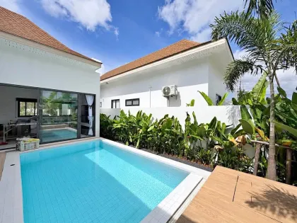 Moderne Luxusvilla mit Pool, 3 Schlafzimmer, 4 Bäder in Chalong