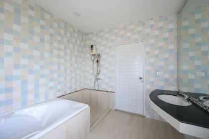 Geräumige 4-Zimmer-Familienvilla zur Miete in Chalong