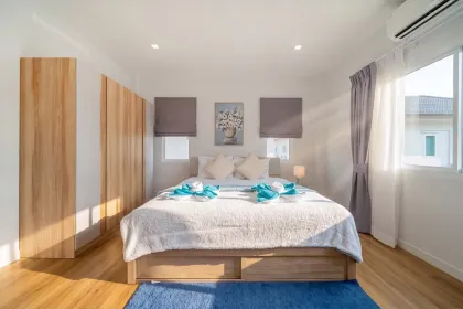 Geräumige 4-Schlafzimmer- und 3-Badezimmer-Villa zur Miete in Mana Kathu Lake