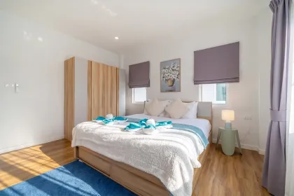 Geräumige 4-Schlafzimmer- und 3-Badezimmer-Villa zur Miete in Mana Kathu Lake