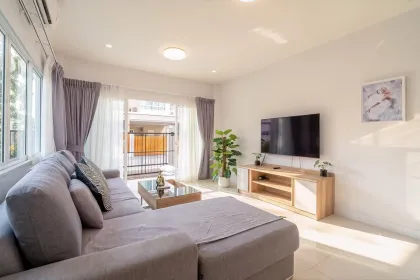 Geräumige 4-Schlafzimmer- und 3-Badezimmer-Villa zur Miete in Mana Kathu Lake