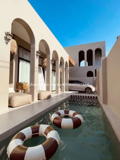 Neue luxuriöse moderne mediterrane Villa mit Privatpool zu vermieten