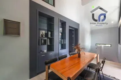 Moderne Loft-Villa mit 3 Schlafzimmern, 4 Bädern und privatem Pool