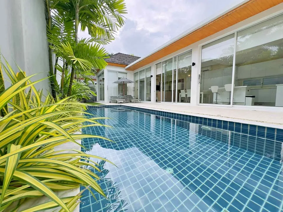 Villa con piscina privada en alquiler en Nai Harn, Phuket