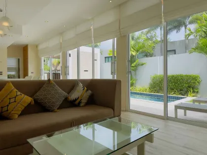 Villa con piscina privada en alquiler en Nai Harn, Phuket