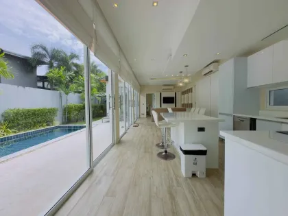 Villa con piscina privada en alquiler en Nai Harn, Phuket
