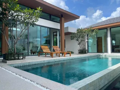 Neue 4-Zimmer-Poolvilla nahe Robinson Lifestyle Thalang