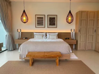 Neue 4-Zimmer-Poolvilla nahe Robinson Lifestyle Thalang