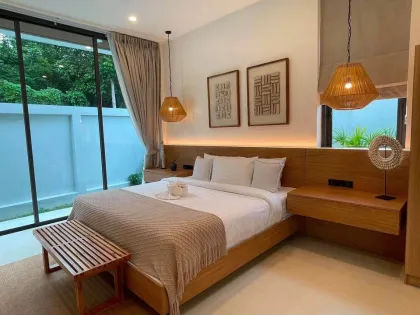 Neue 4-Zimmer-Poolvilla nahe Robinson Lifestyle Thalang