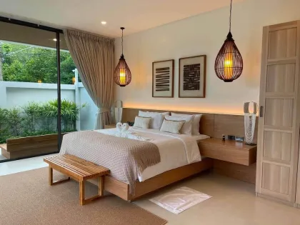 Neue 4-Zimmer-Poolvilla nahe Robinson Lifestyle Thalang