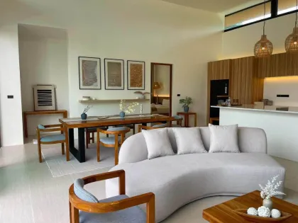 Neue 4-Zimmer-Poolvilla nahe Robinson Lifestyle Thalang