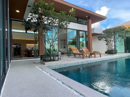 Neue 4-Zimmer-Poolvilla nahe Robinson Lifestyle Thalang