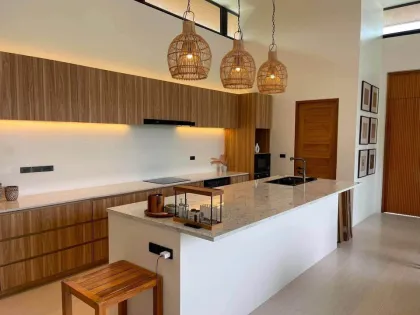 Neue 4-Zimmer-Poolvilla nahe Robinson Lifestyle Thalang