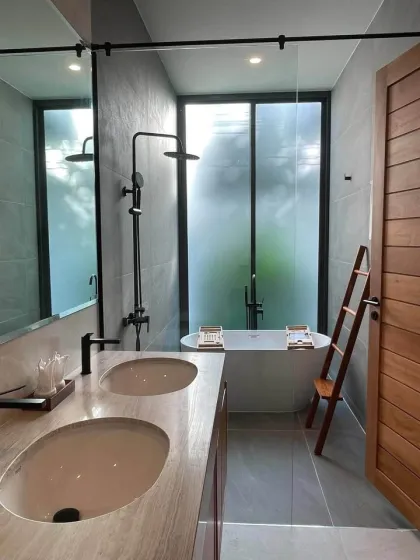 Neue 4-Zimmer-Poolvilla nahe Robinson Lifestyle Thalang