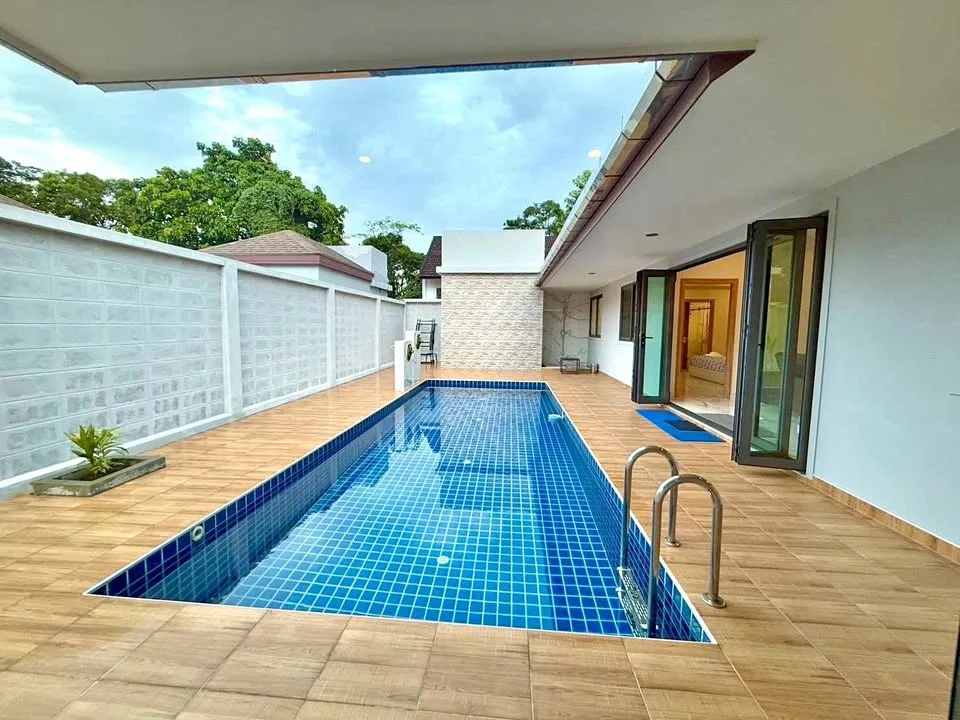 Villa Moderne avec Piscine 2 Chambres 3 Salles de Bain à Chalong